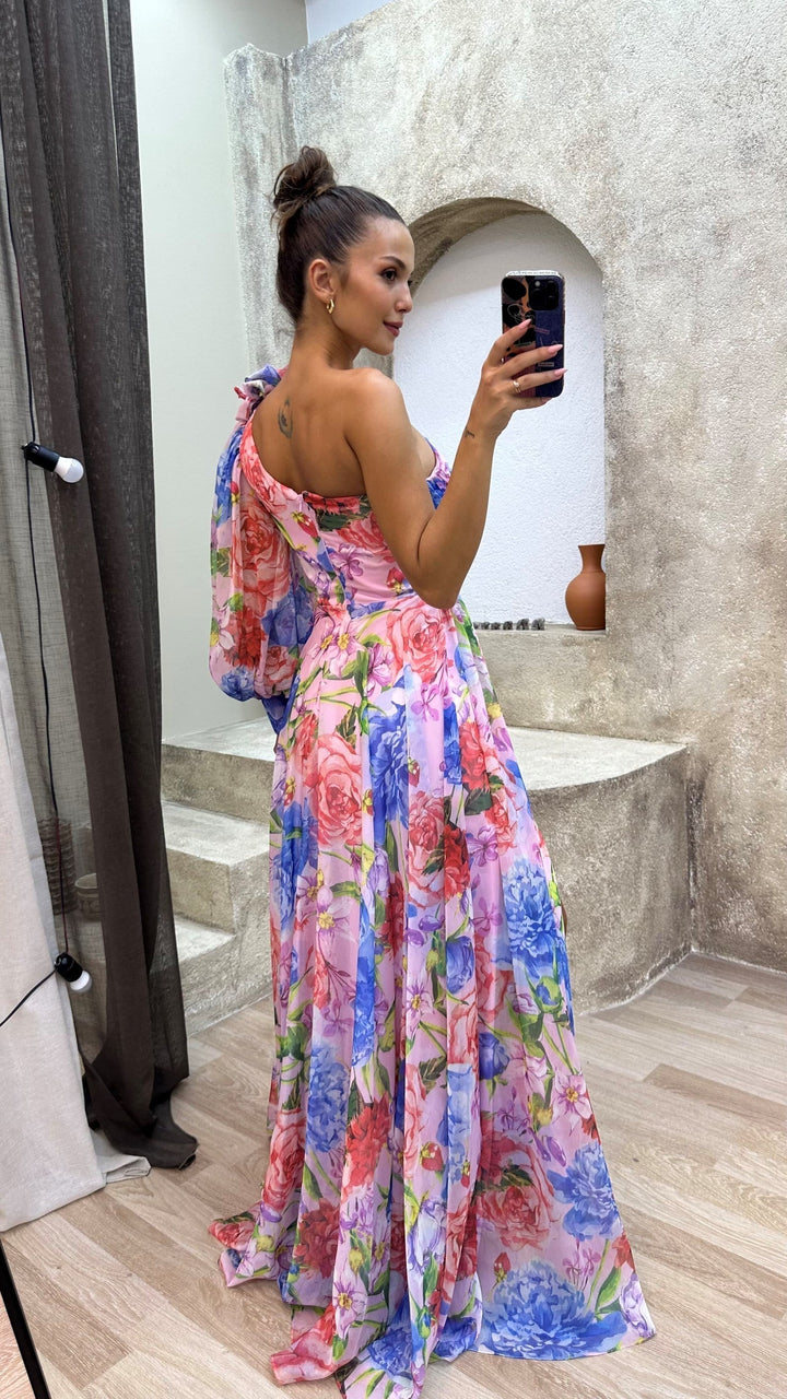 Isabella | Damska letnia szyfonowa sukienka maxi na jedno ramię w kwiaty foto 4