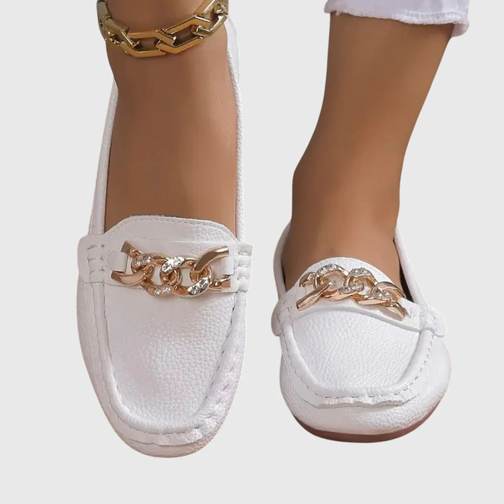 Damskie letnie loafers z łańcuszkiem w kolorze Biały