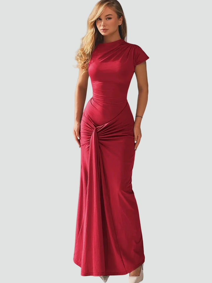 Elegancka damska koktajlowa sukienka maxi z plisami w kolorze Czerwony