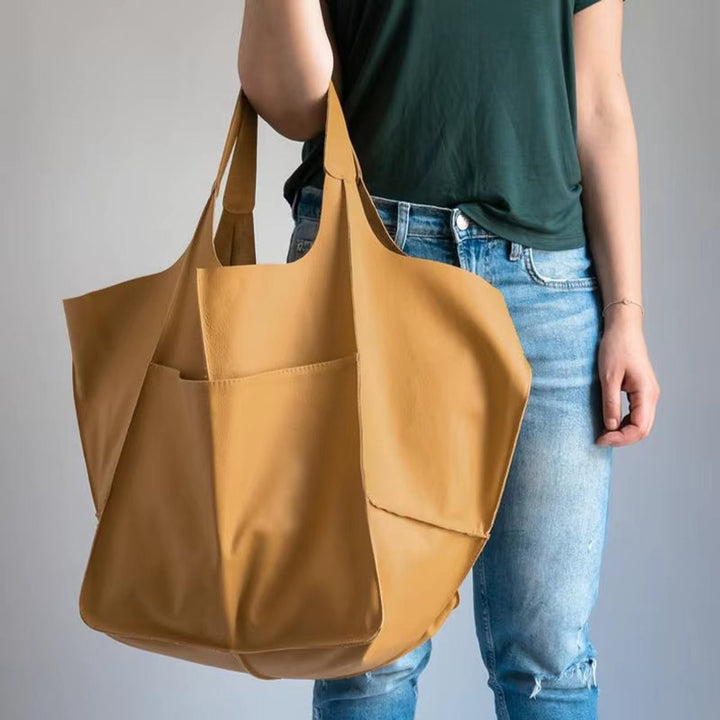 Women's Oversized Vegan Leather Magnetic-Closure w kolorze Mustard